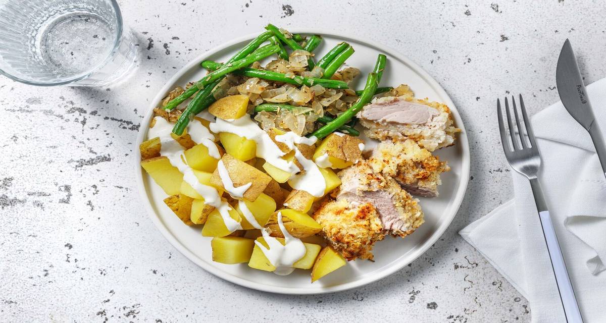 Filet de poulet en croûte panko à la truffe haricots verts à l'ail et pommes de terre