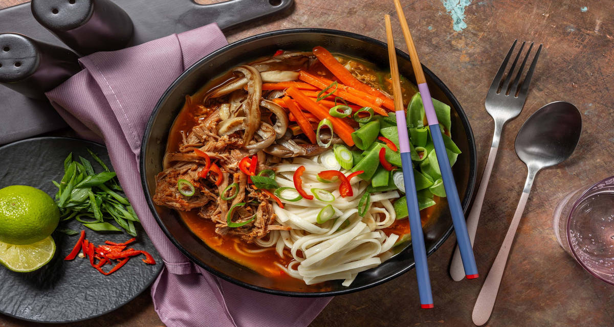 Japansk pulled pork-ramen med udonnudlar och ostronskivling