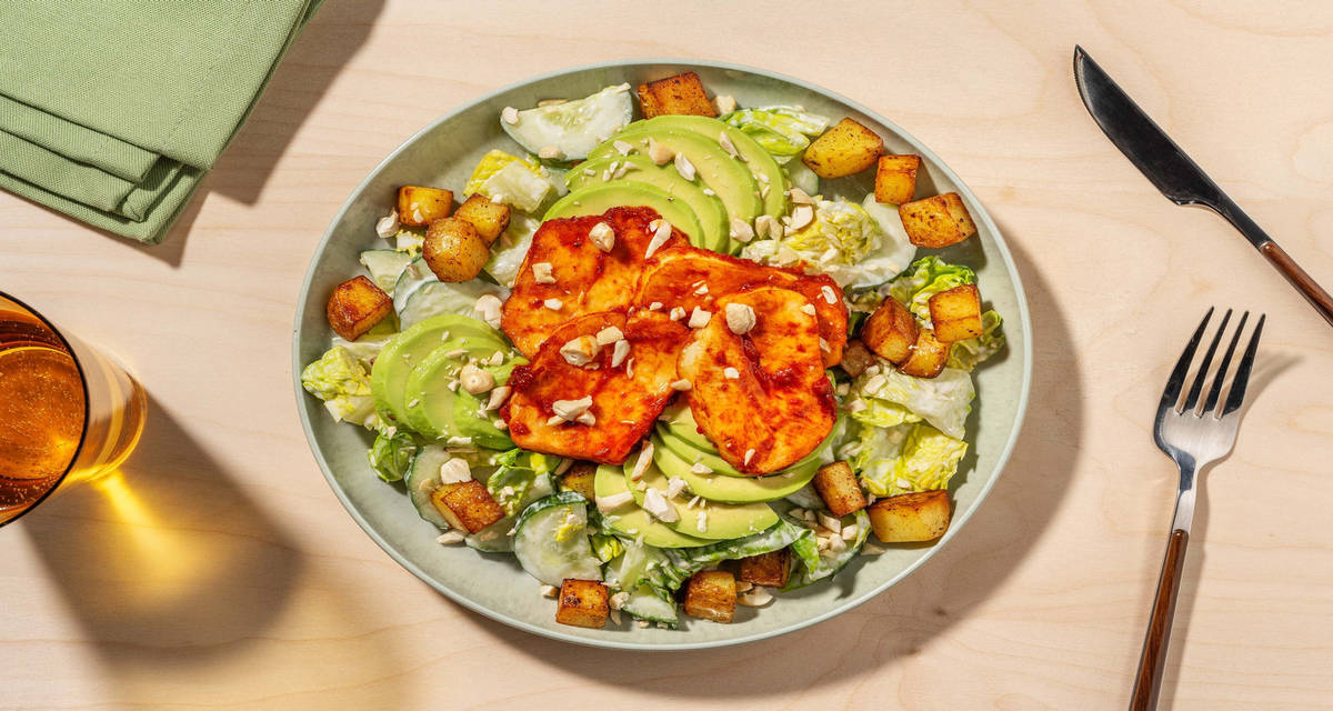 Salade de fromage laqué au miel avocat, sauce crémeuse à l'orange et pommes de terre