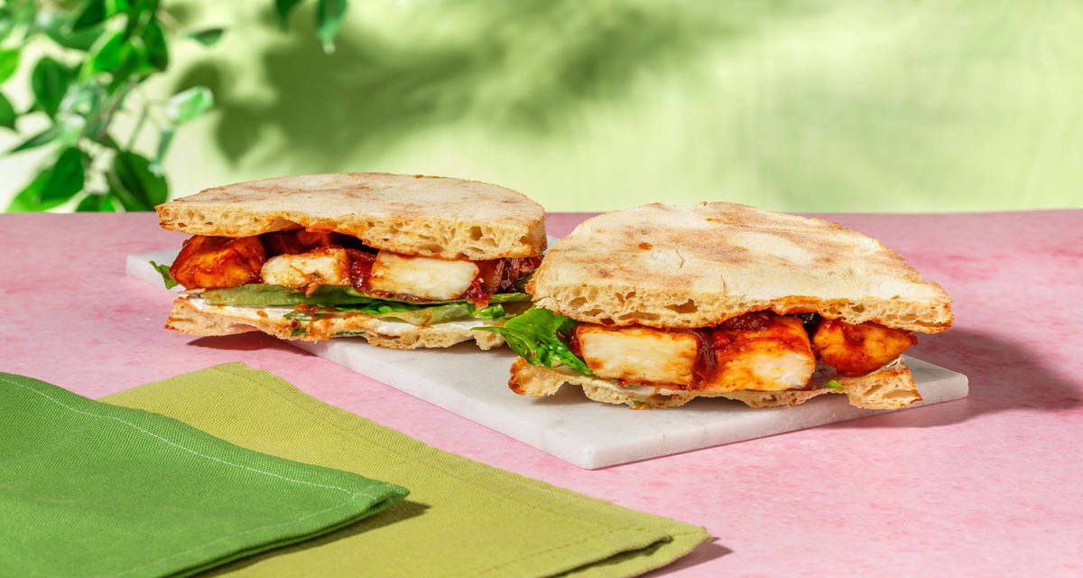 Tikka masala-grillost i naanbröd 2 portioner | med aprikoschutney & dressing