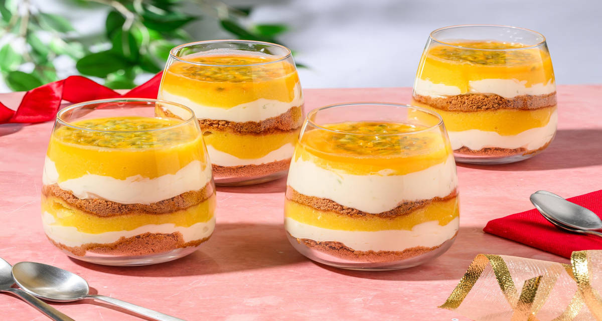 Verrines de cheesecake mangue-fruit de la passion 4 portions | citron vert et spéculoos en morceaux