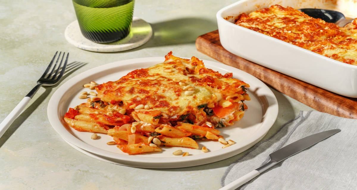 Pastagratäng med ricotta och spenat med pinjenötter och Parmigiano Reggiano