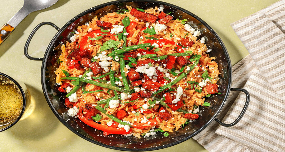 Paella på chorizo och grekisk salladsost med haricots verts och calabresepesto