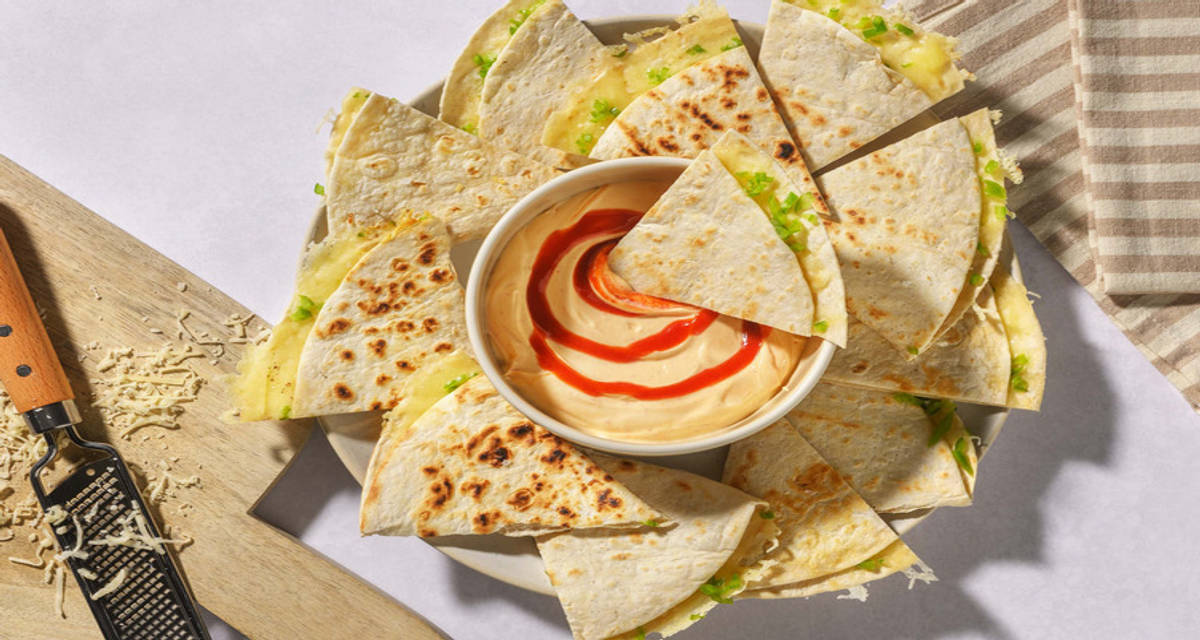 Quesadillas | 10 min 2 portioner | med chili og srirachadip