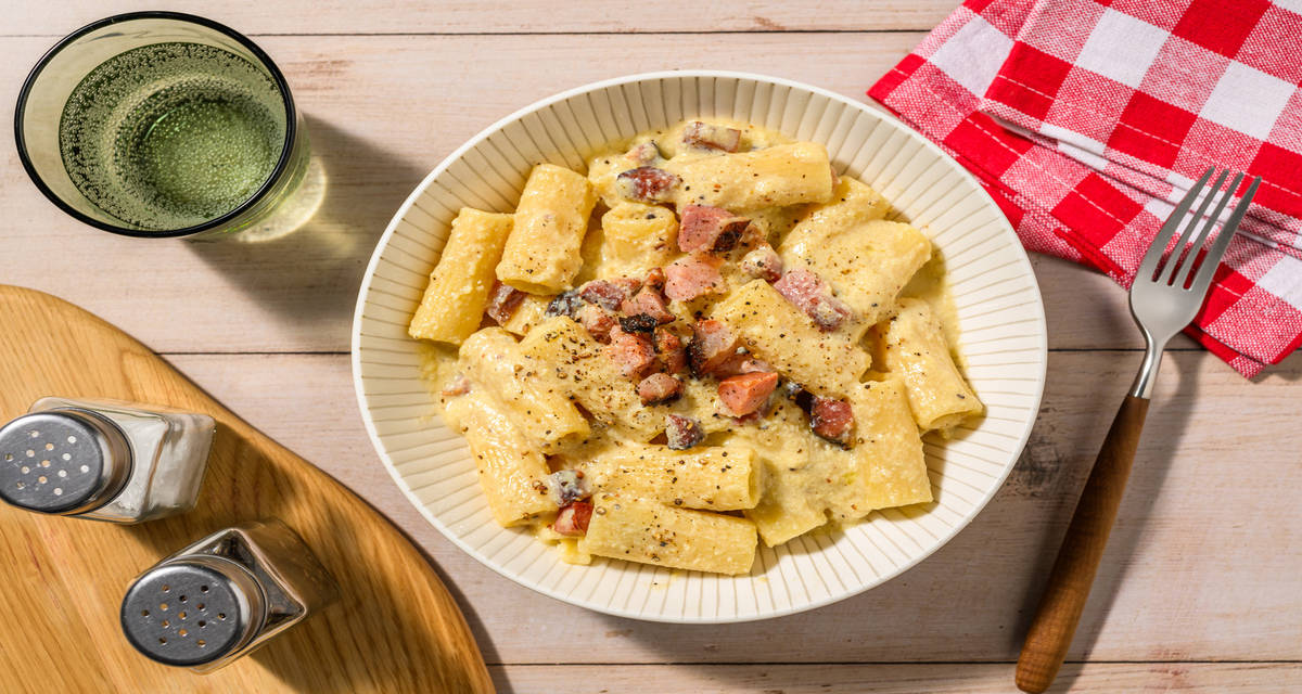Tortiglioni cremosi alla carbonara con guanciale e Pecorino Romano Dop