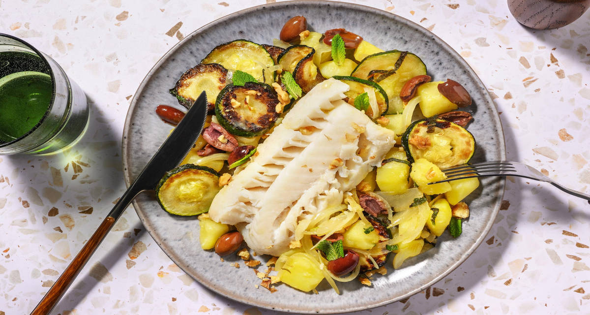 Merluzzo tenero marinato all'escabeche con zucchine, patate e olive leccino