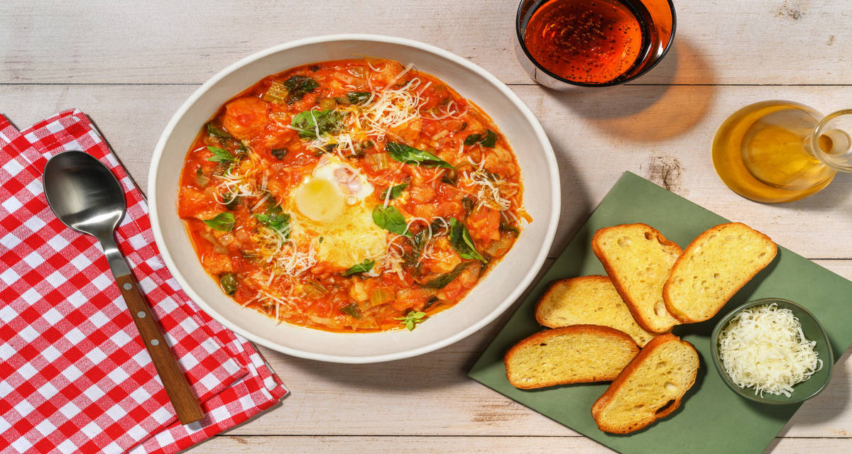 Acquacotta maremmana - zuppa di pomodoro e crostini con Pecorino Romano Dop, erbette e uova