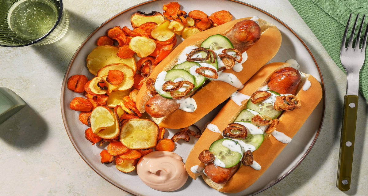 Klassisk hotdog | Byg selv med hjemmesyltet agurk og ristede skalotteløg