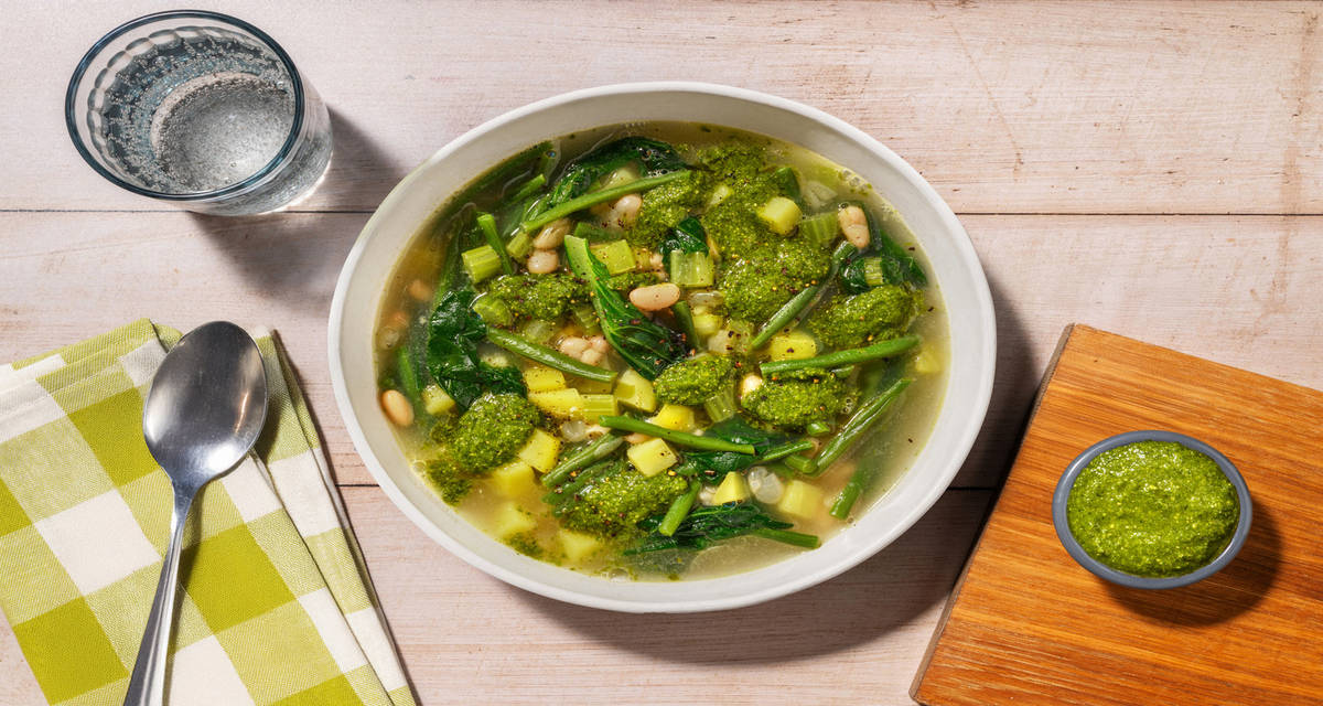 Minestrone di fagiolini e pesto Dop con erbette, cannellini e patate