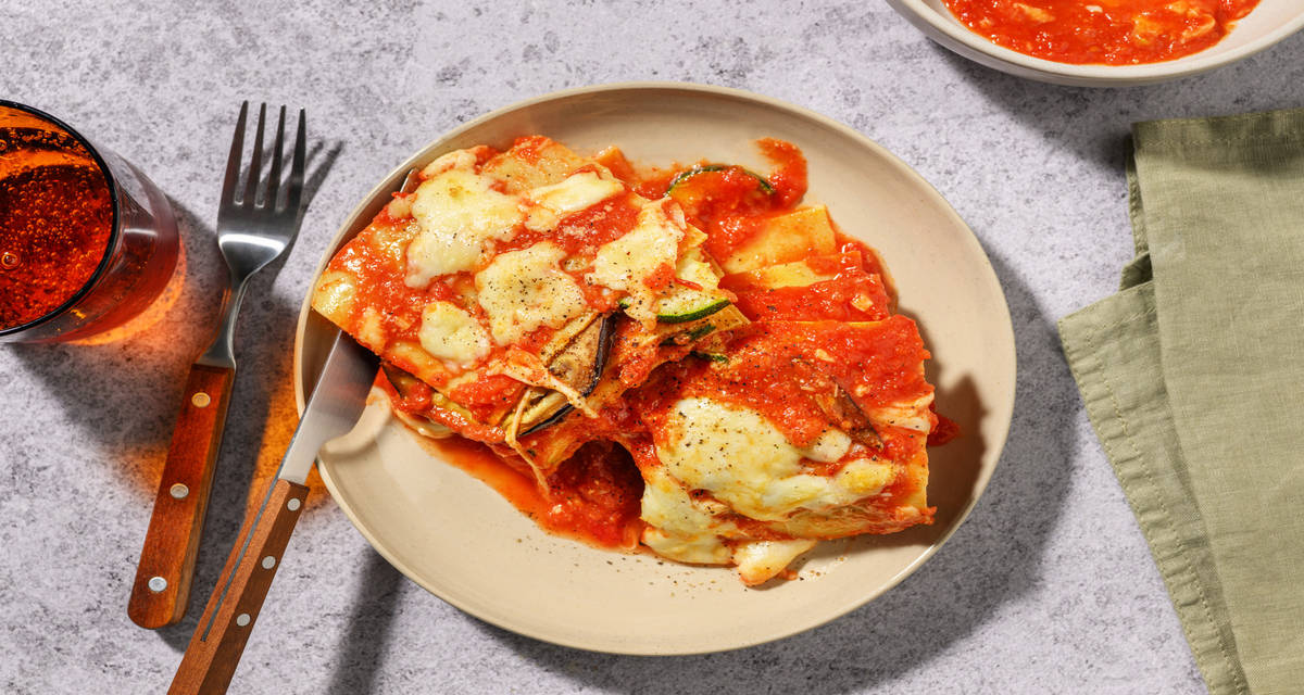 Krämig vegetarisk lasagne med aubergine, Parmigiano Reggiano och mozzarella