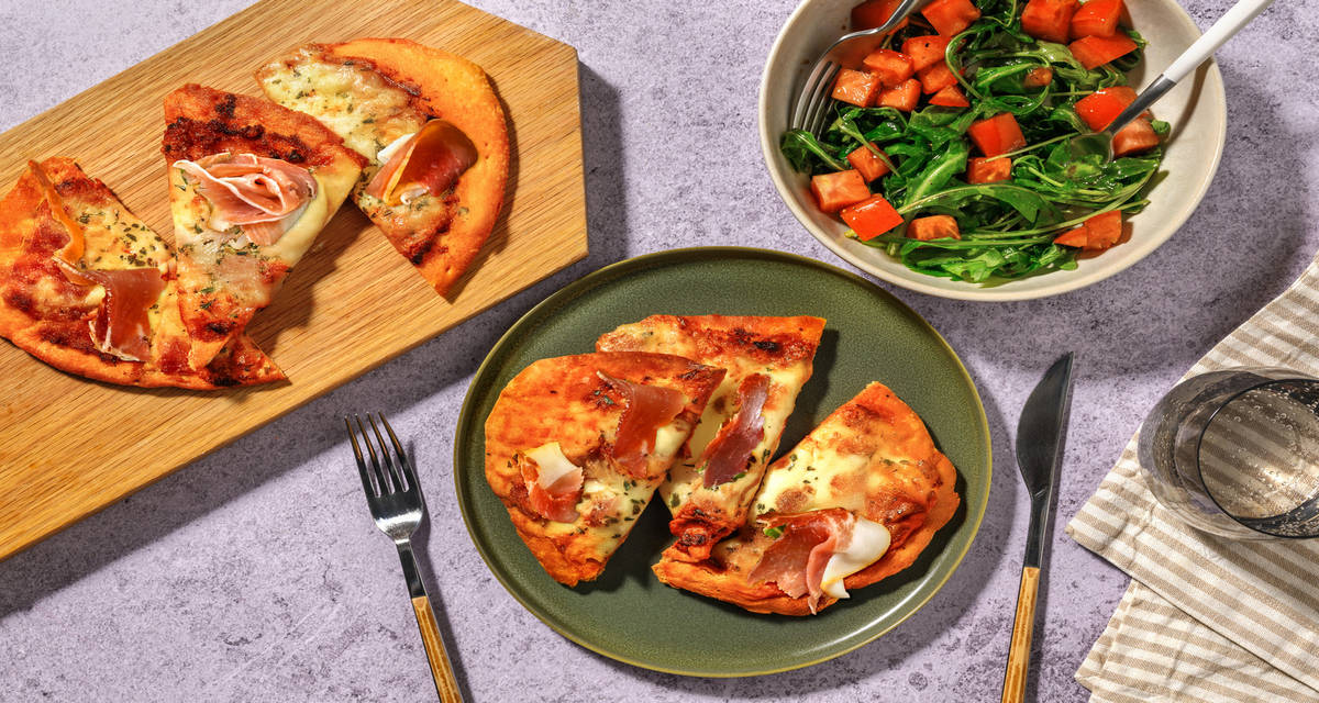Flammkuchen met prosciutto crudo 2 porties | met gedroogde dadels en crema di balsamico