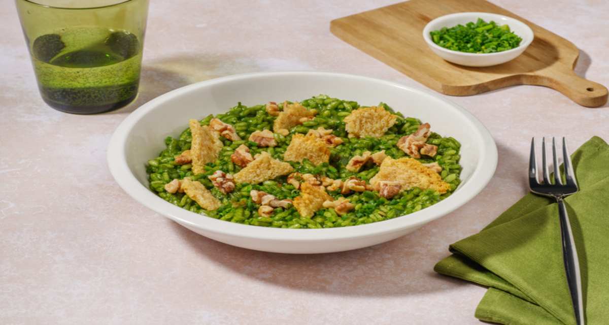 Risotto de espinacas con queso con nueces tostadas y queso pecorino-image