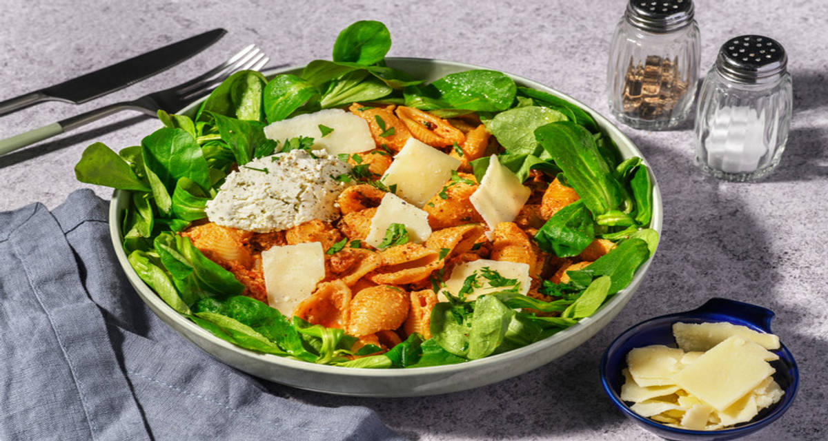 Conchiglie pesto rosso & fromage frais avec des tomates séchées au soleil