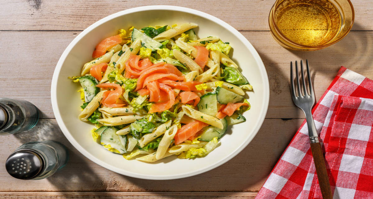 Salade de pâtes & saumon fumé façon bistrot avec une sauce aïoli & aneth