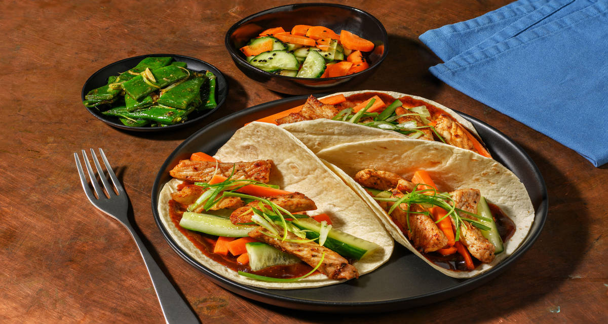 Tacos de cerdo al estilo pekinés con judías verdes salteadas y ensalada