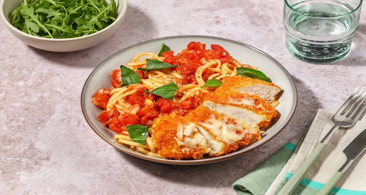 Poulet Label Rouge façon parmigiana avec des linguine sauce tomate & du basilic