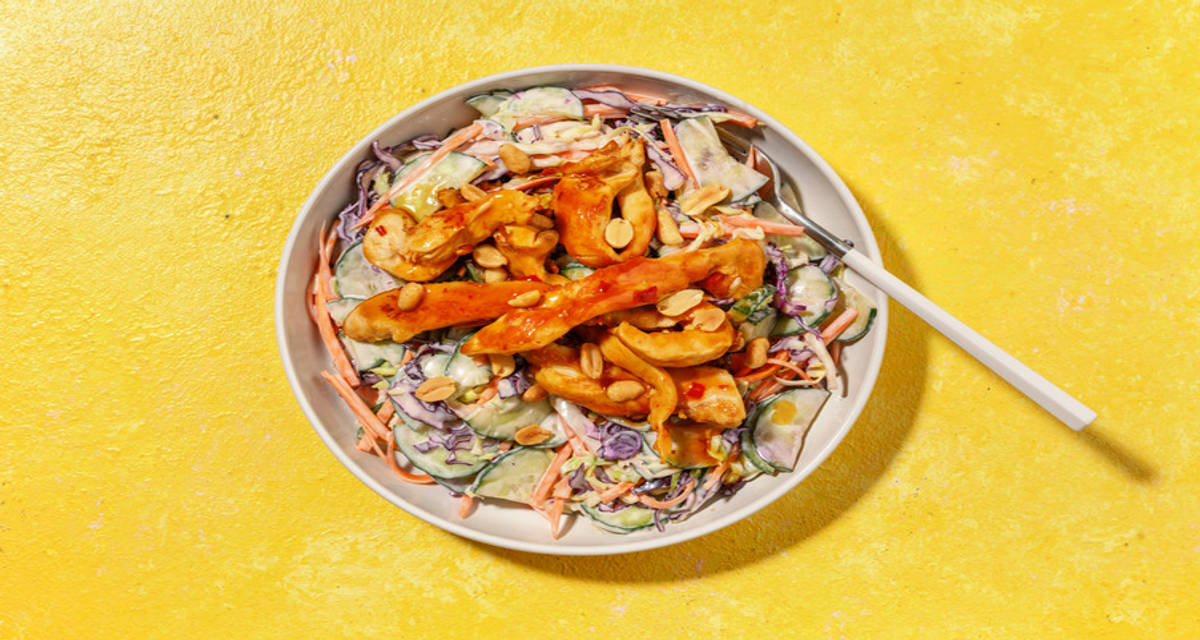 Salade 15 min chrono : poulet laqué à l'asiatique avec de la citronnelle & du coleslaw