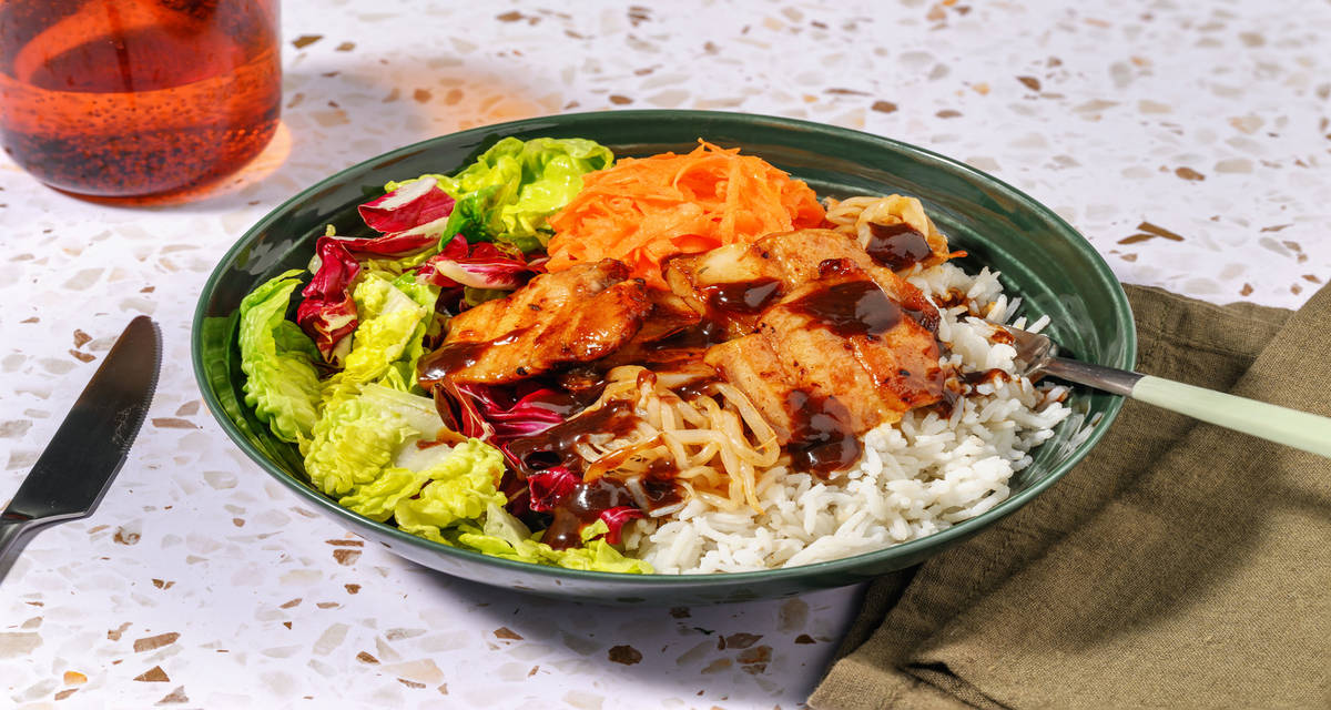 Porc laqué, germes de soja & épices coréennes riz, sauce asiatique douce et carotte marinée