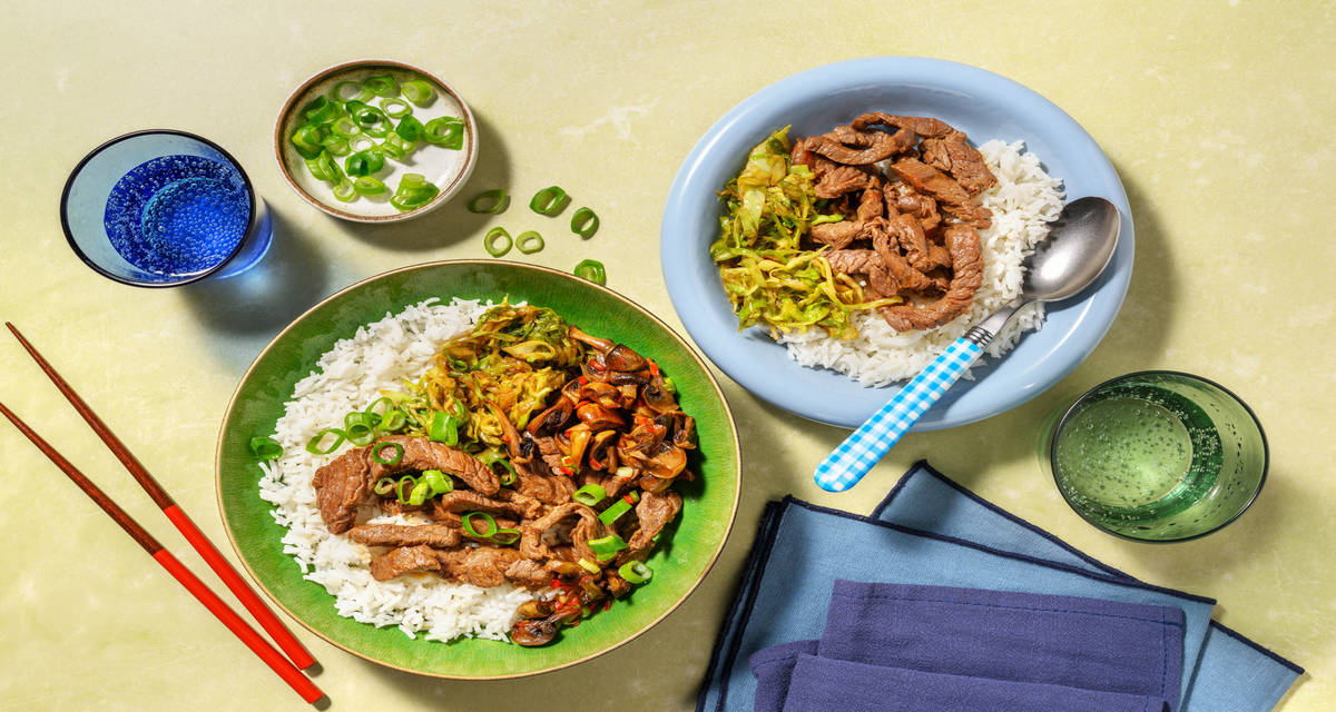 Approuvé par les enfants : Émincés de steak en sauce soja douce & riz et pour les parents : apprêtez de champignons épicés et d'oignon nouveau !