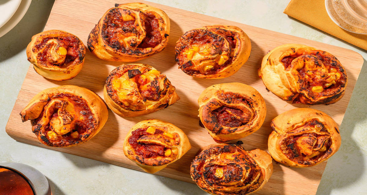 Pizzasnegle med chorizo til madpakken | Lav i forvejen 10 stk | med gouda og majs