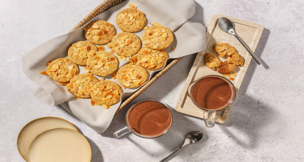 Chocolat chaud maison & sablés aux amandes 4 portions