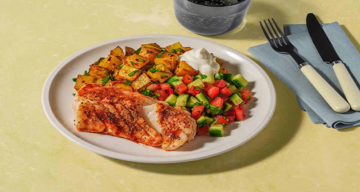 Libanesisk Batata Harra: Harissabagt torsk med spicy urte-krydrede kartofler og hvidløgsdressing