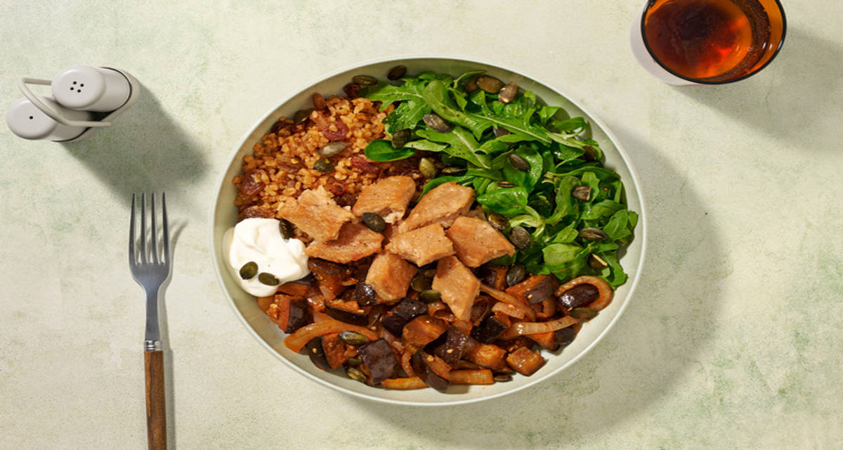 SMOKEY SMAAKEXPLOSIE! Chipotle, BBQ-rub en gerookt paprikapoeder geniet van diepe, rokerige smaken in elke hap van deze veggie kipbowl!