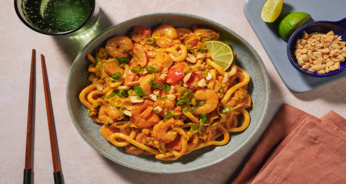 Nouilles aux crevettes épicées à la harissa sauce curry-coco, cacahuètes et citron vert