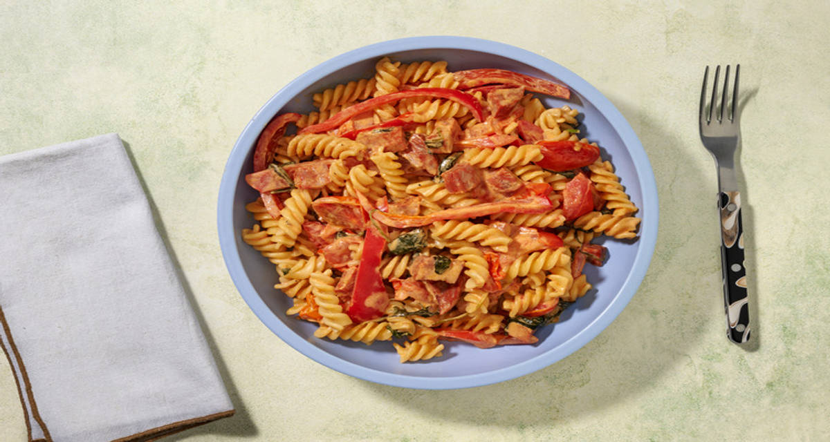 Fusilli complets au chorizo & olives tomates, poivron pointu et épinards