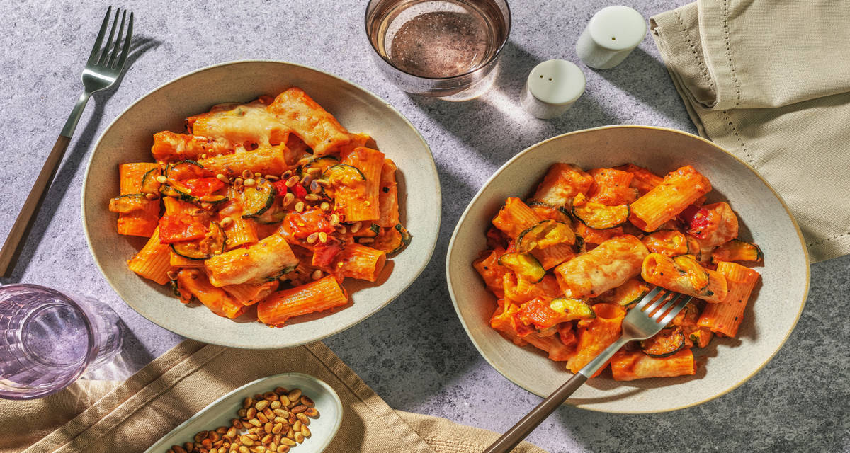 Ostegratineret ratatouillepasta En version til børn, en til voksne