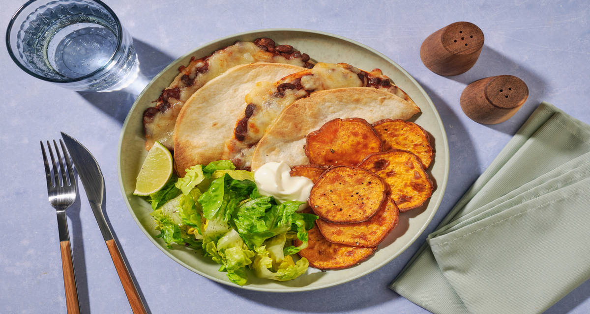 Quesadilla’s met zwarte bonen en kaas met groene peper en geroosterde zoete aardappel
