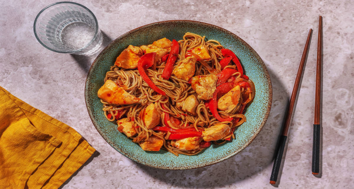 Nouilles soba & poulet Label Rouge sauce Bulgogi avec du poivron & du gingembre