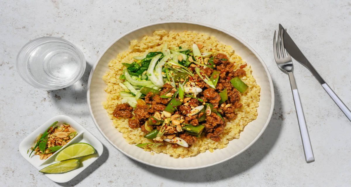 Nötfärsbowl med mongolisk glaze med sockerärtor, pak choisallad och bulgur
