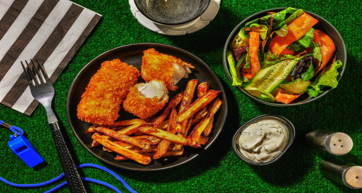 Fish & chips de la win ! avec une sauce ravigote & des crudités