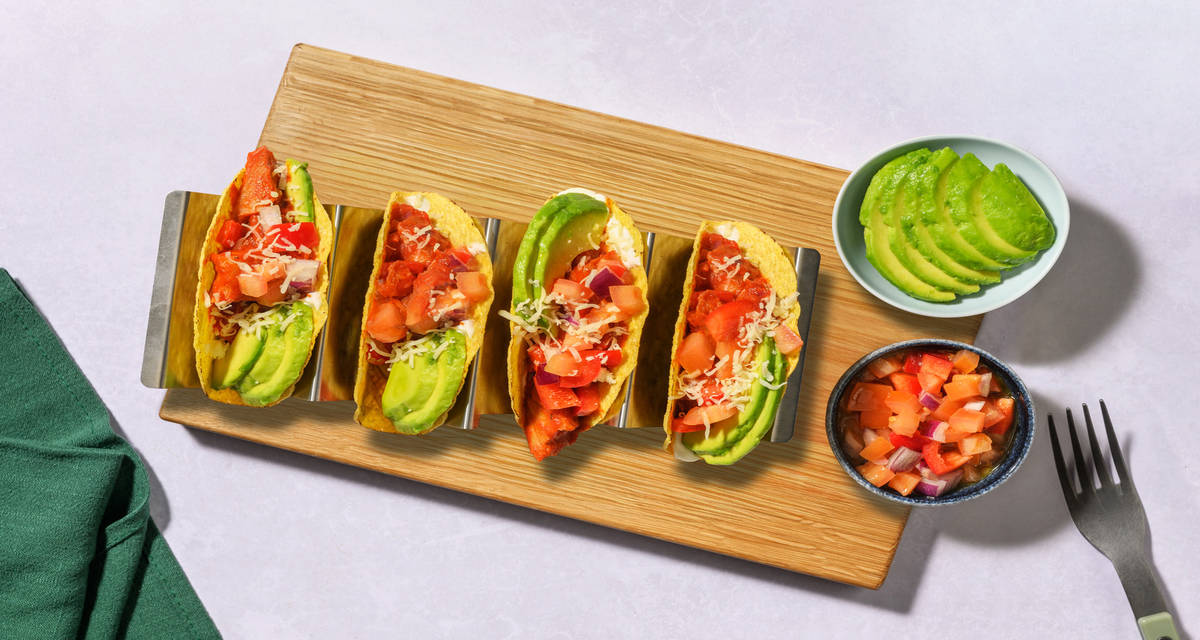 Tacos aux émincés végés façon poulet & avocat poivron, fromage salsa et mayonnaise au citron vert