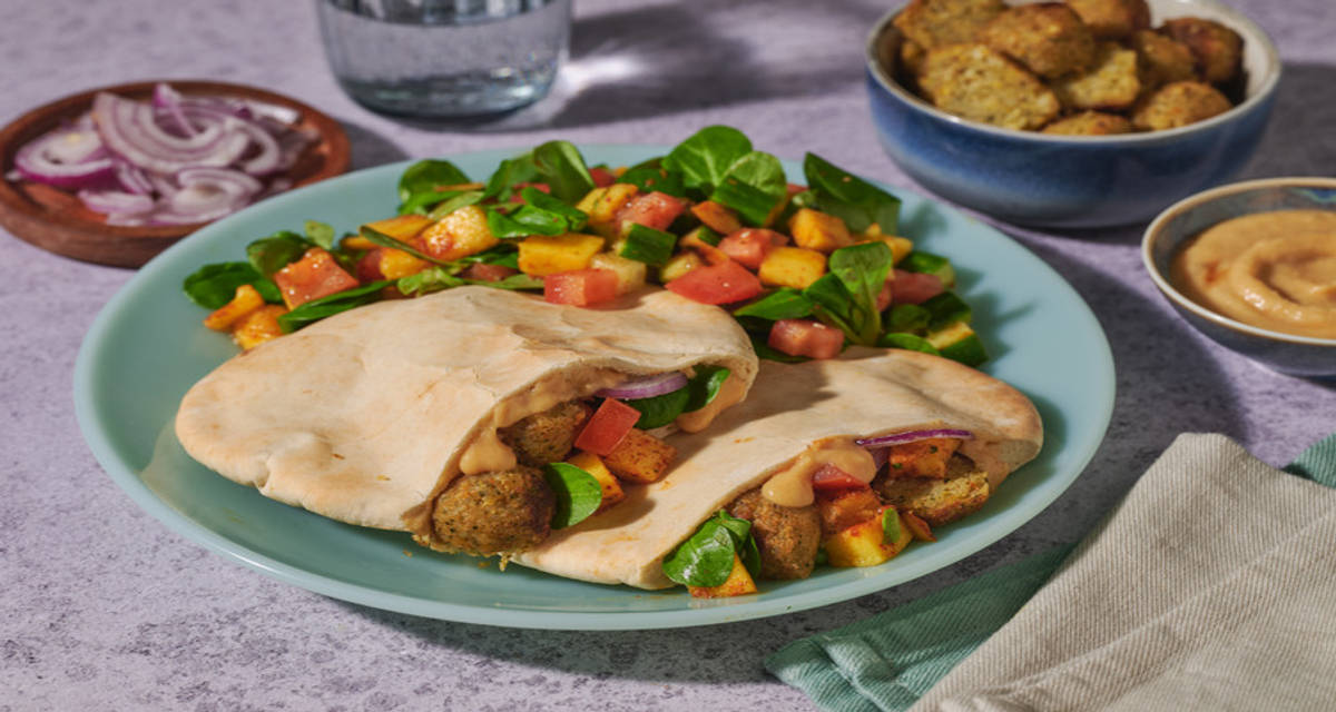 Pita's met falafel en mango met sumak-salade en hummus