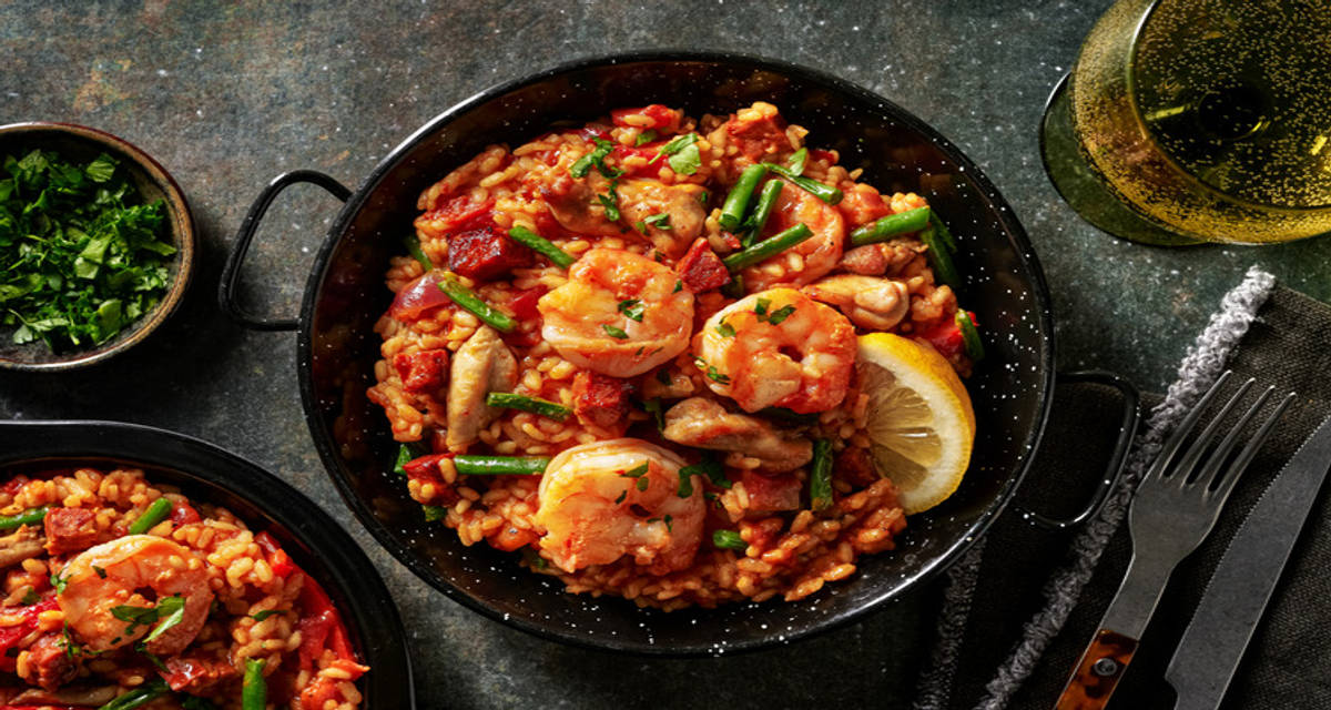 Paella au poulet & crevettes chorizo, haricots verts et citron