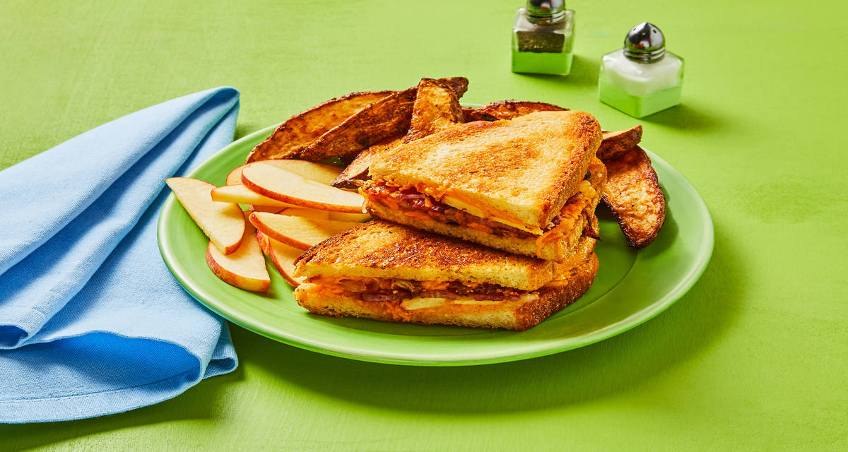 Bacon, Apple & Caramelized Onion Melts with Cheddar, Monterey Jack & Roasted Potato Wedges