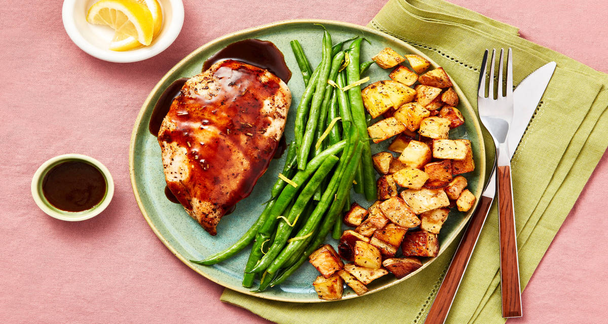 Balsamic Bellissimo Chicken with Green Beans & Tuscan-Spiced Potatoes