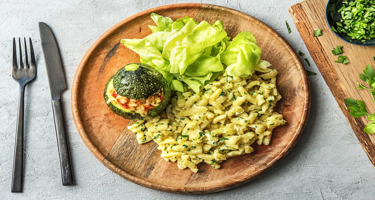 Herzhafte Kräuter-Käse-Spätzle Rezept | HelloFresh