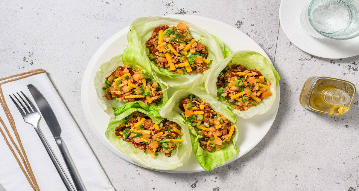 Wraps de laitue au porc façon tex-mex avec salsa de tomates et de jalapenos, et sauce au chipotle-image