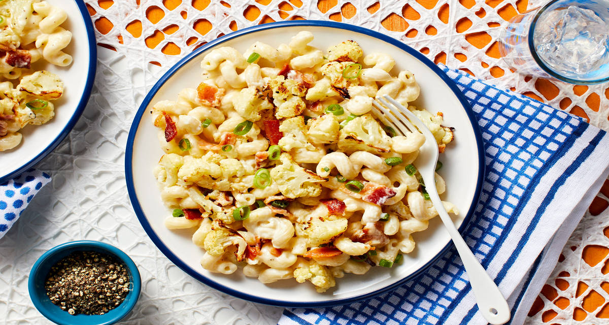 Cauliflower Bacon Mac 'N' Cheese with Cavatappi Pasta