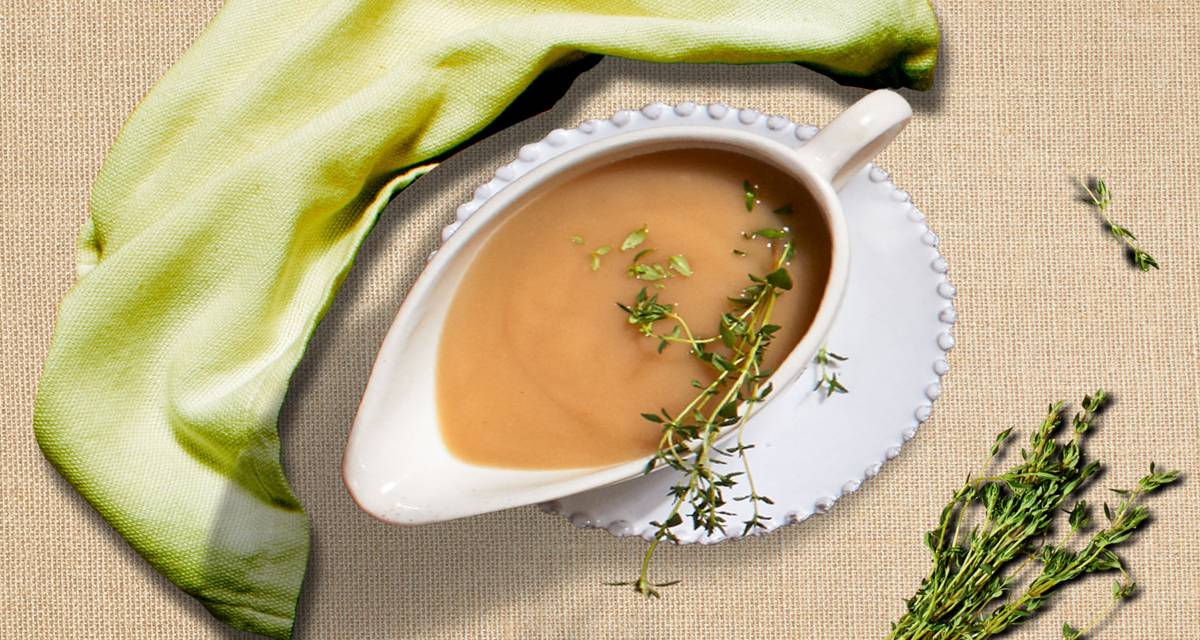 Classic Gravy with Garlic and Herbs