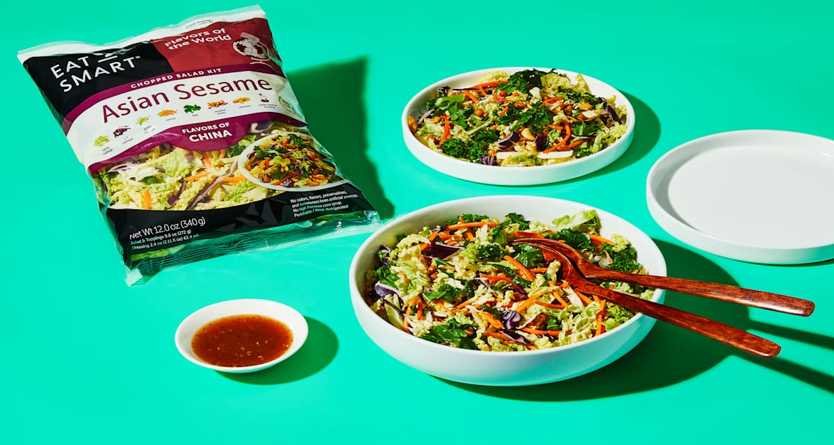 Crunchy Sesame Salad with Kale, Carrots & Cashews | 2-4 Servings-image