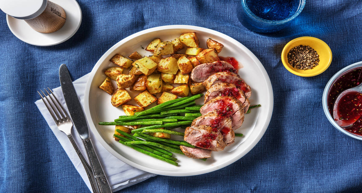 Varkenshaas met aardbei-balsamicosaus met sperziebonen en geroosterde aardappeltjes