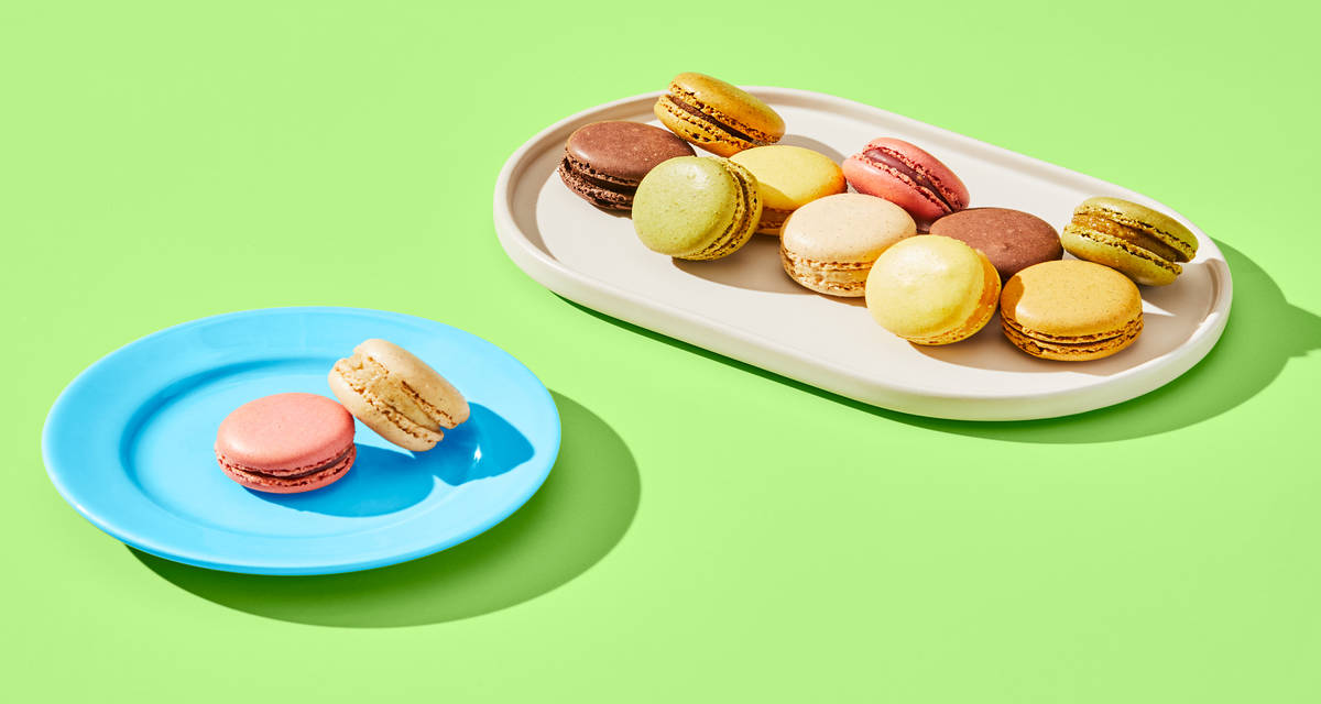 French Macarons Tres chic. | 12 Macarons