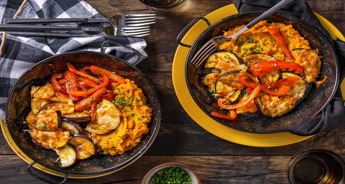 Aubergines gratinées et purée de patate douce Garni de chèvre affiné et de ciboulette