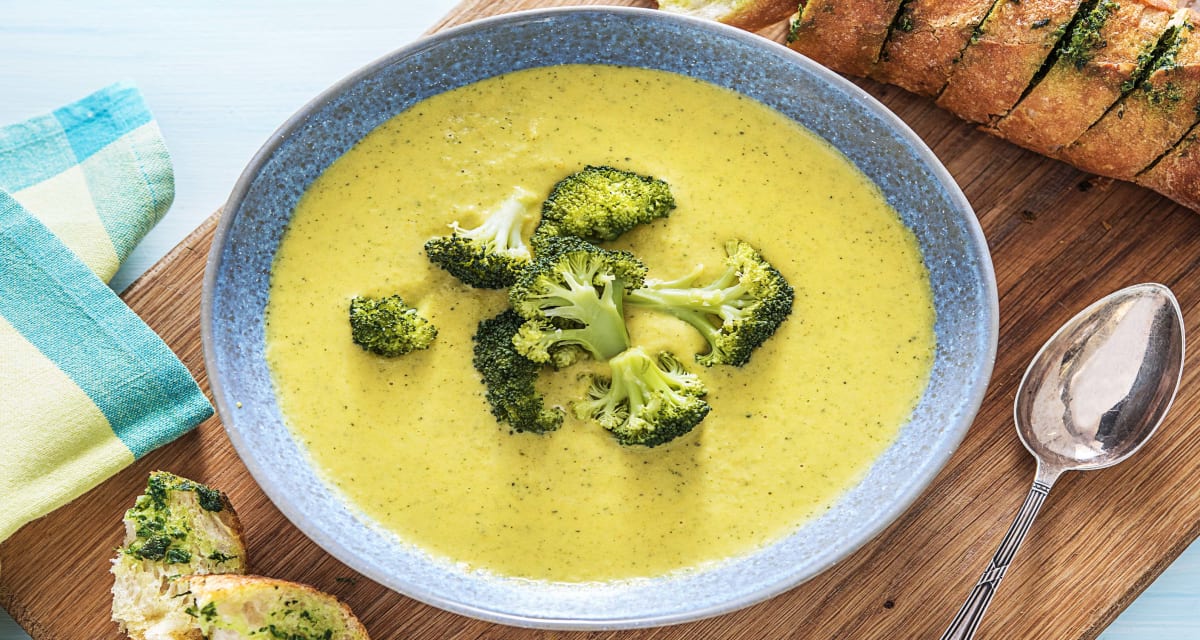 Herzhafte Brokkoli-Cheddar-Suppe Rezept | HelloFresh