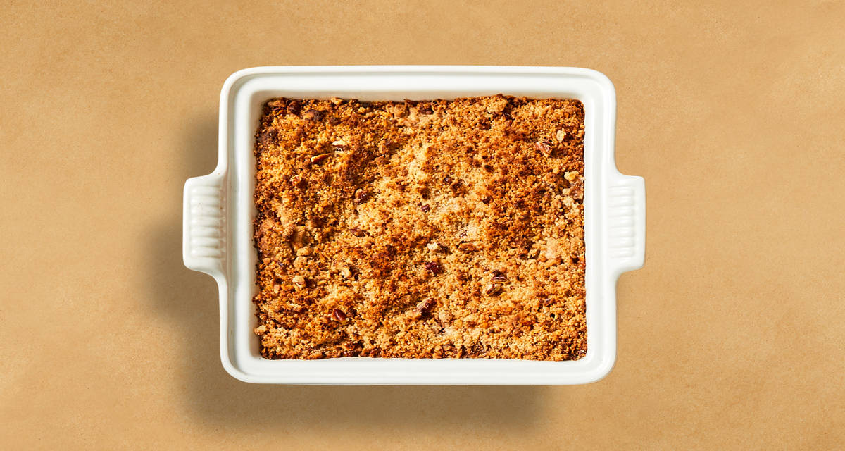 JAZZ™ Apple Ginger Crisp with Cinnamon Pecan Crumble
