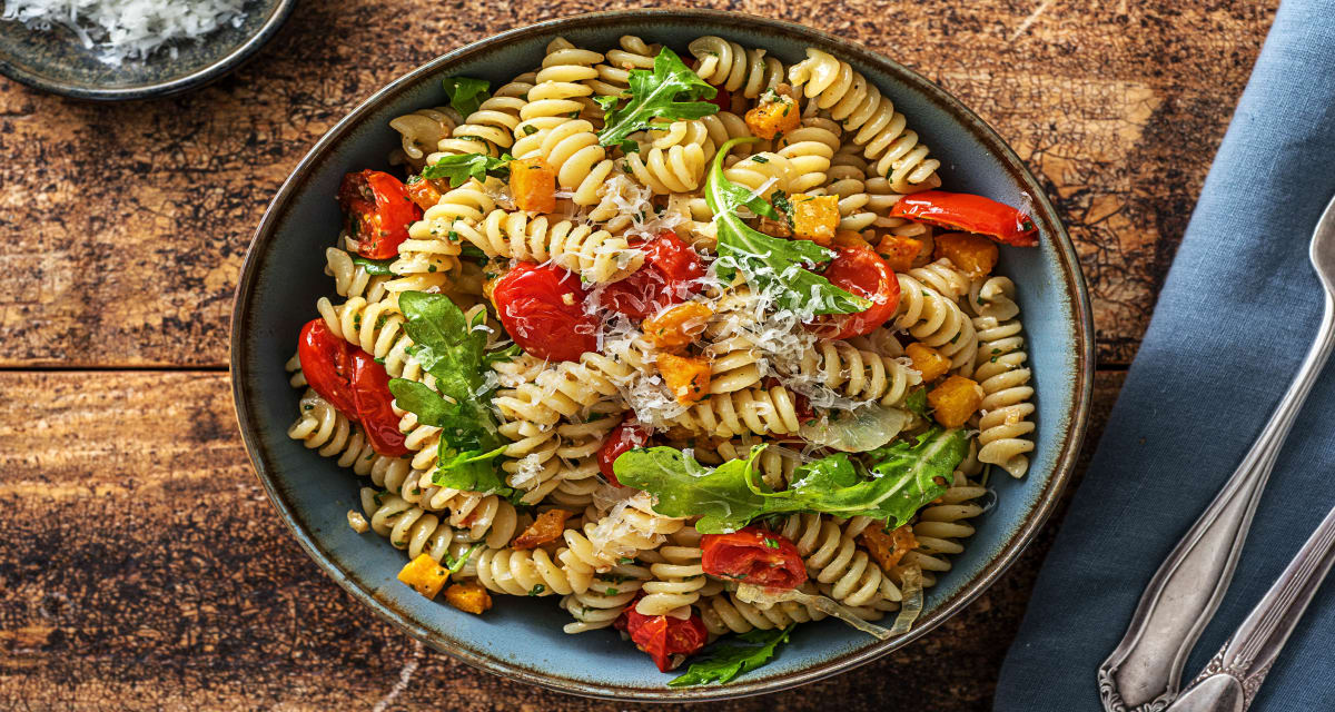 Fusilli with pesto and tomatoes Recipe | HelloFresh